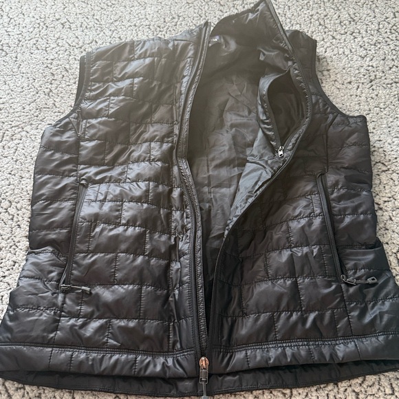 Patagonia Black Vest - Picture 8 of 9